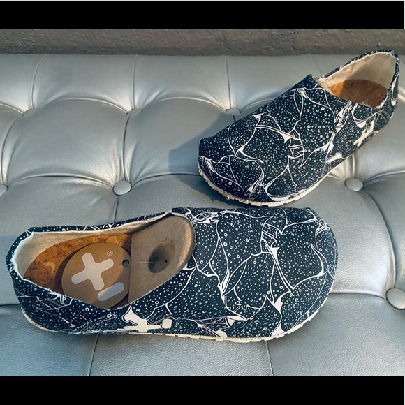 NEW! Otz Shoes Espadrilles w/ Super Comfortable Cork Insoles